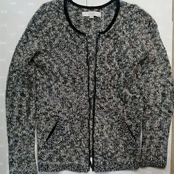 Sweater jacket with pockets. - Picture 2 of 3